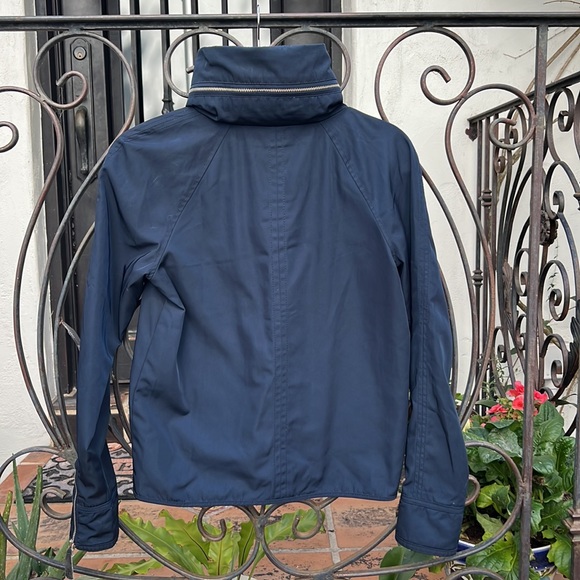 Abercrombie & Fitch  of New York Blue woman’s XS rain and wind resistant jacket - Picture 6 of 9